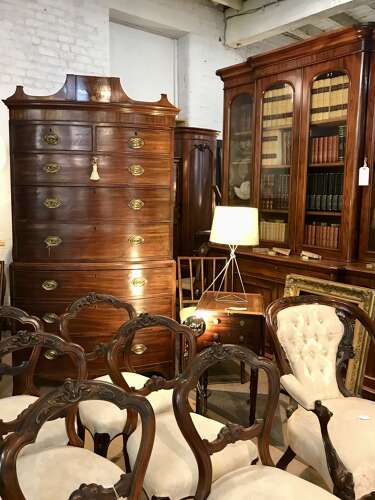 Georgian bow fronted chest-on-chest
